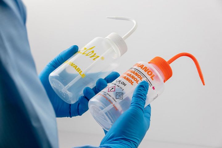 了解塑料器皿的化学相容性